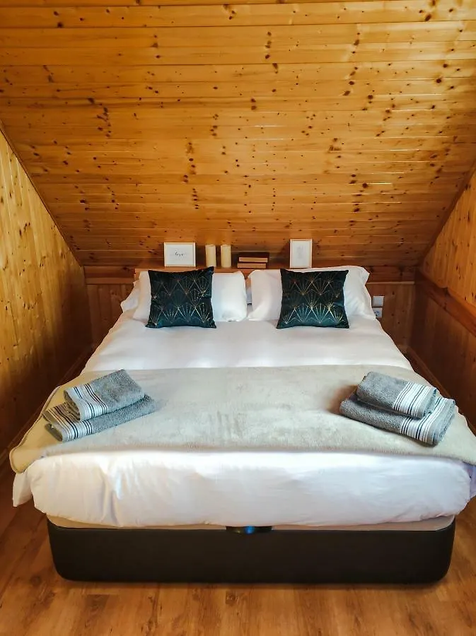 Casita De Madera Villa Girona Feriehus